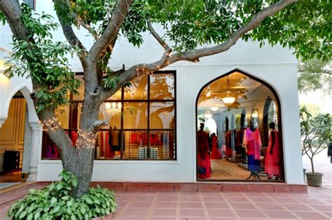 manish malhotra store in delhi